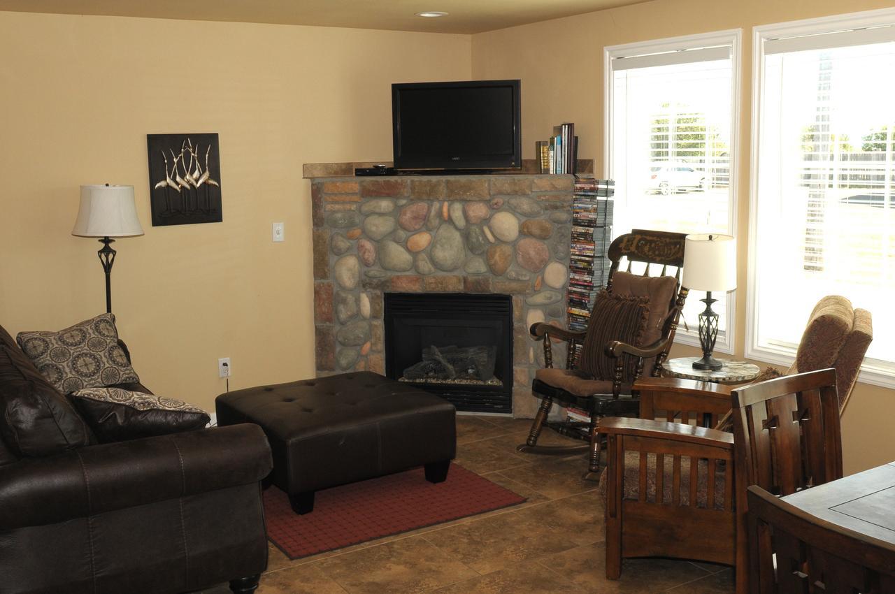 Collins Inn & Seaside Cottages (Adults Only) Ocean Shores Dış mekan fotoğraf