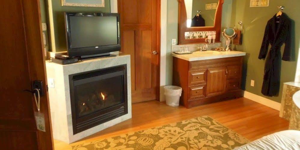 Collins Inn & Seaside Cottages (Adults Only) Ocean Shores Dış mekan fotoğraf