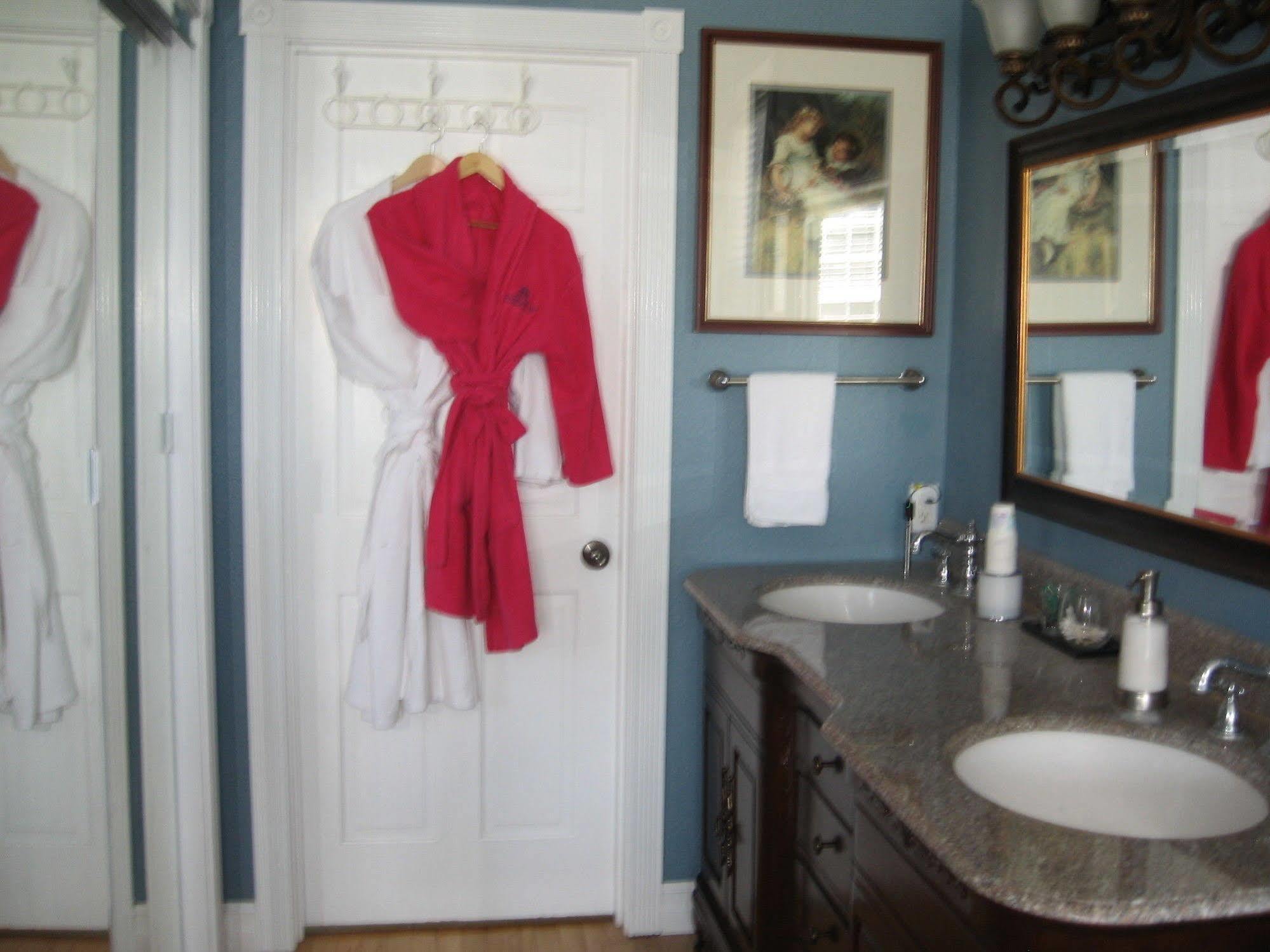 Collins Inn & Seaside Cottages (Adults Only) Ocean Shores Dış mekan fotoğraf