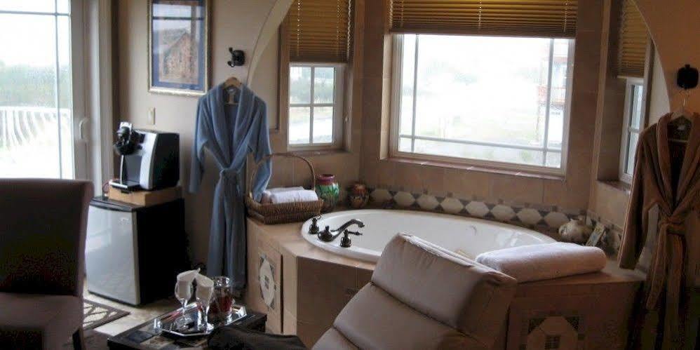 Collins Inn & Seaside Cottages (Adults Only) Ocean Shores Dış mekan fotoğraf